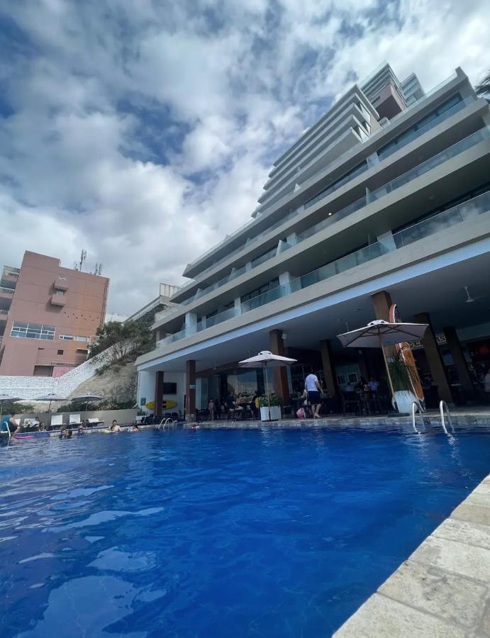 Departamento En Edificio Poseidon Apartment